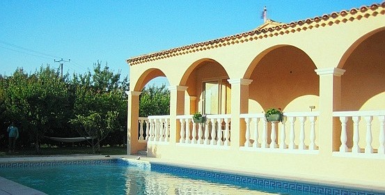 Ferienhaus Provence Pool und Terrasse